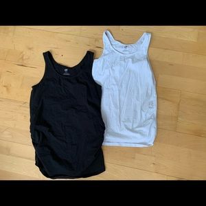 2 pack black and white maternity tank tops H&M worn only a couple of times.